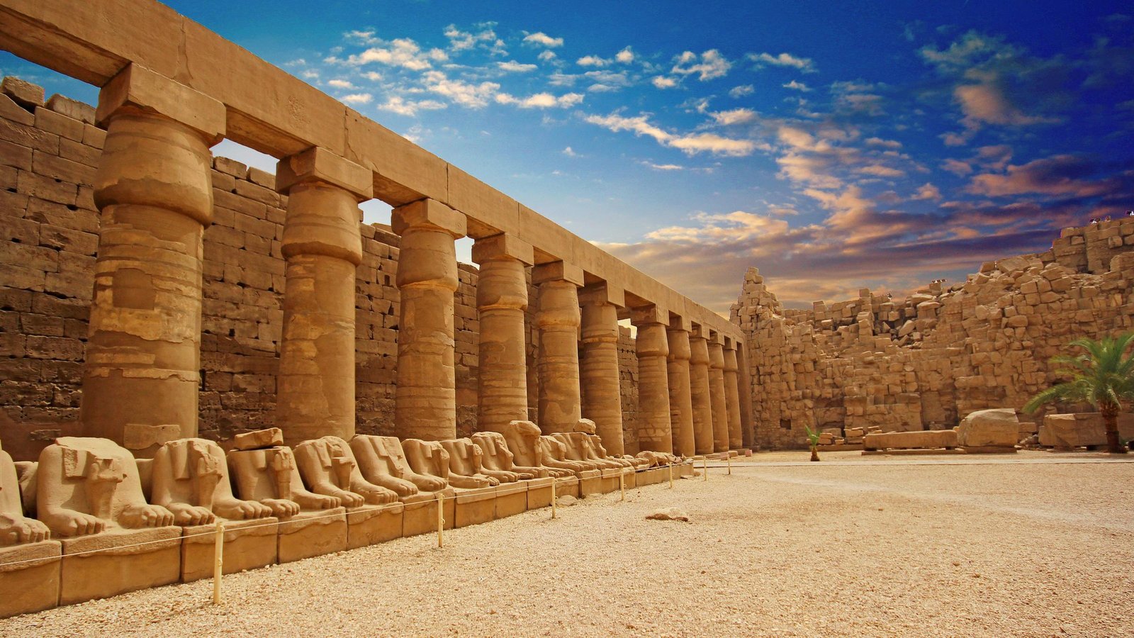 From Hurghada: Luxor day trip Valley of kings (by Bus)
