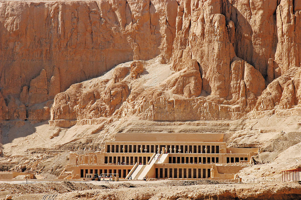 From Hurghada: Luxor day trip Valley of queens (by HIACE)
